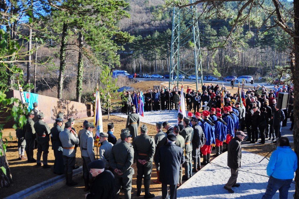 Otvoritev spominskega parka na Prevalu - foto povečava