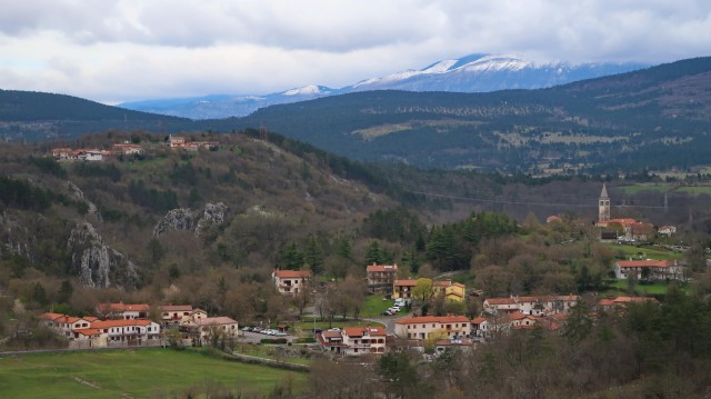 Ob ponoru reke Reke - foto