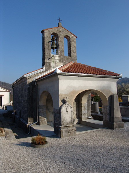 Grgar-cerkvica sv.Petra na pokopališču