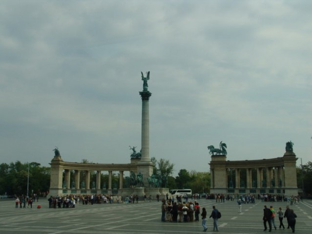 Spomenik tisočletnici prihoda Mađarov