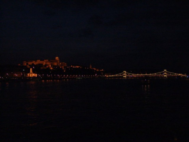 Elizabetin most in kraljevi grad ponoči