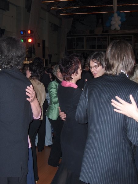 Maturantski ples 7.4.2006 - foto