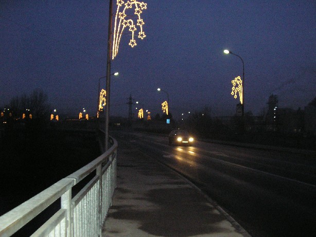 Most ponoči - december.