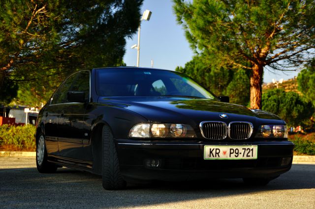 BMW 528iA - foto