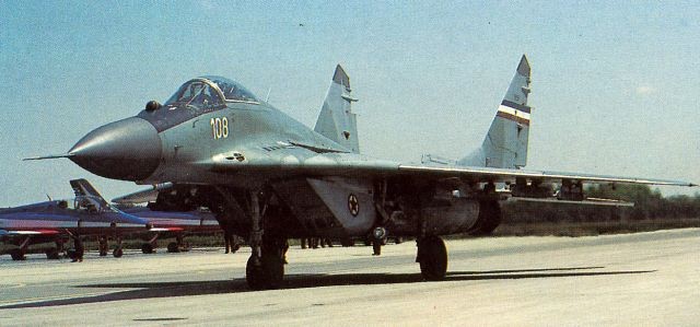Ide, ide avion...