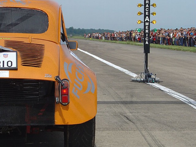 Dario Ljubičić - zastava 750 (fićo) legenda o - foto