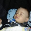 priden fantek Enej, ki skoz spi, in mamici Maki ostaja ogromno prostega časa:)))