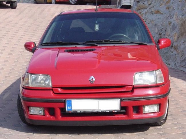 Clio 1.8 16v - foto povečava