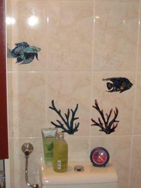 akvarij v kopalnici, delan pred mnogimi leti,
ko še ni bilo predlog za WiCo