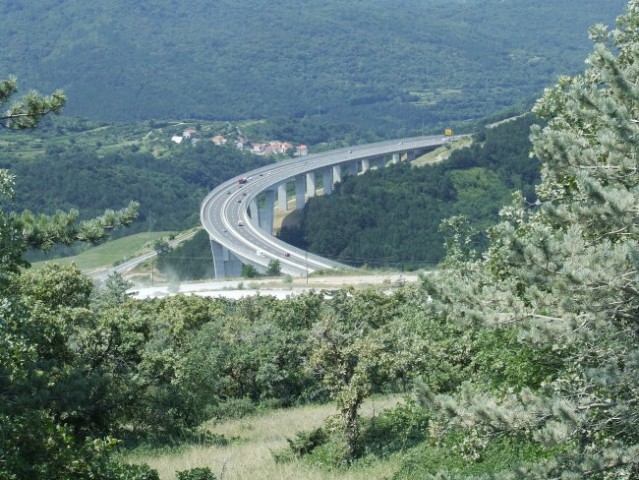 Highway bridge in Črni Kal