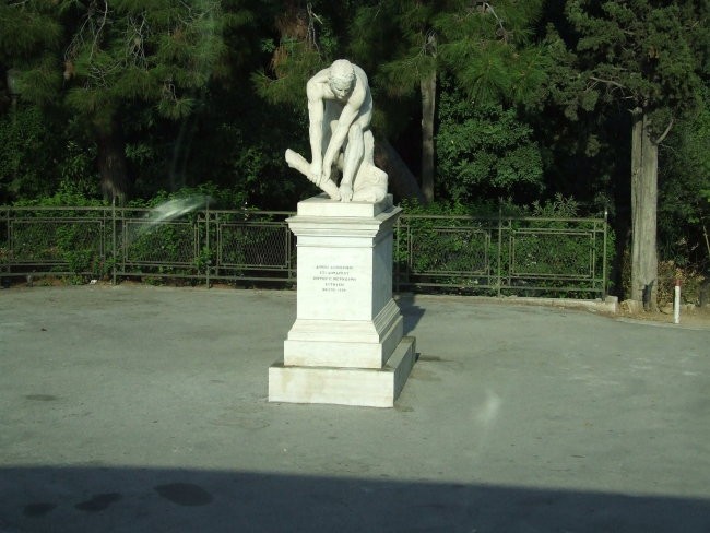 statue of Herkules