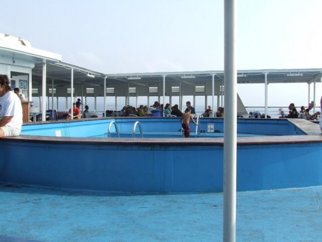 Deck pool