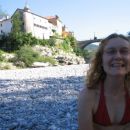 vabljeni na plažo v Kanalu - skakanje z mosta letos zaradi nizke vode ni mogoče