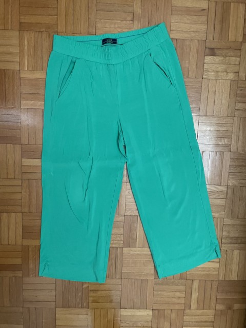 Tanke zelene prijetne hlace S 3€
