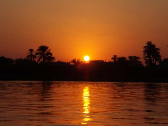 Sončni zahod nad Nilom