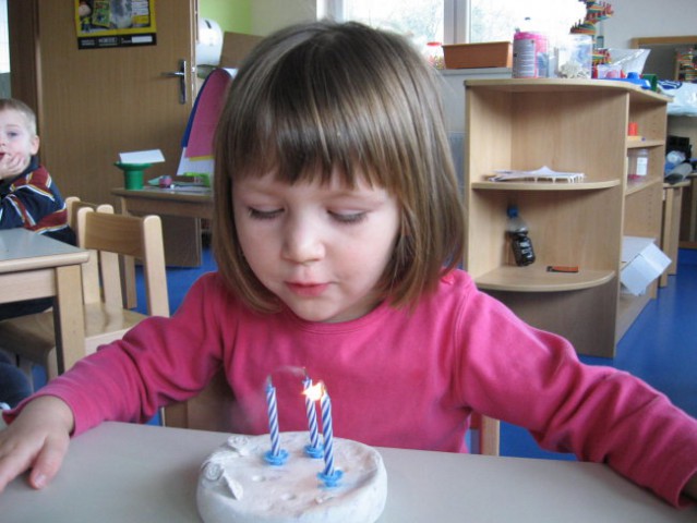 Tjaša praznuje rojstni dan (10. 12. 2007) - foto
