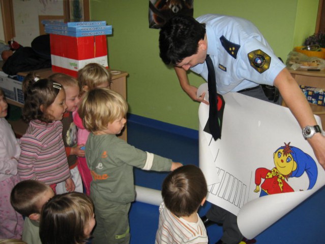 Policistka in Retovje (20. 9. 2007) - foto