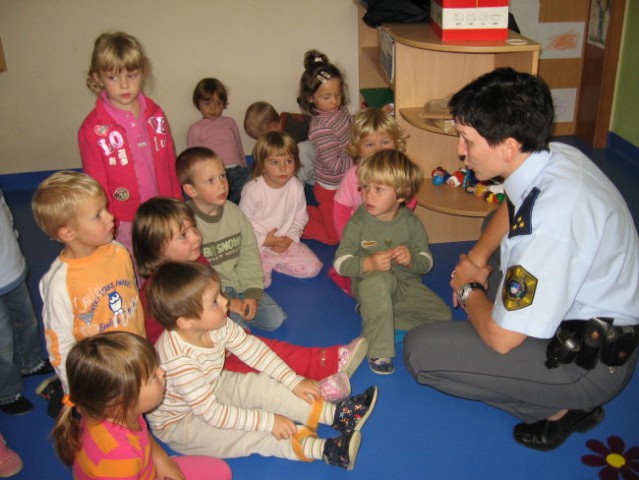 Policistka in Retovje (20. 9. 2007) - foto