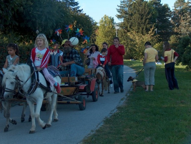 Horjulčani v tivoliju.10.9.2006 (Medi, King, Mimi in Metka)